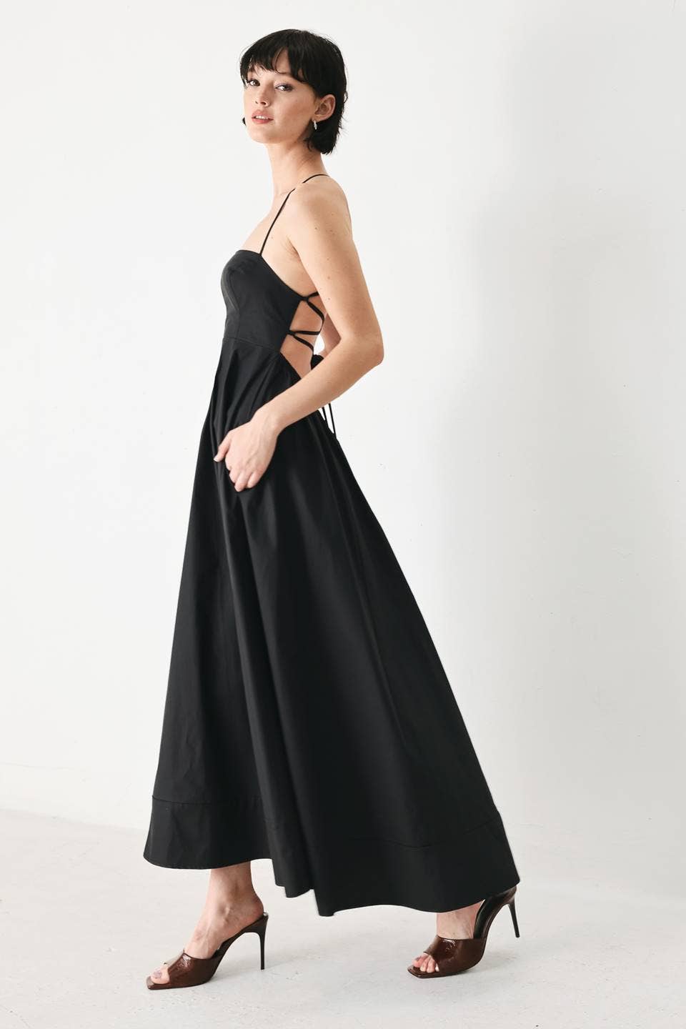 A Solid Woven Midi Dress