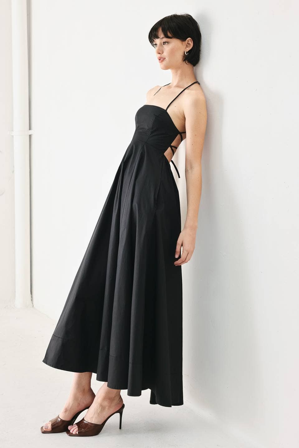 A Solid Woven Midi Dress
