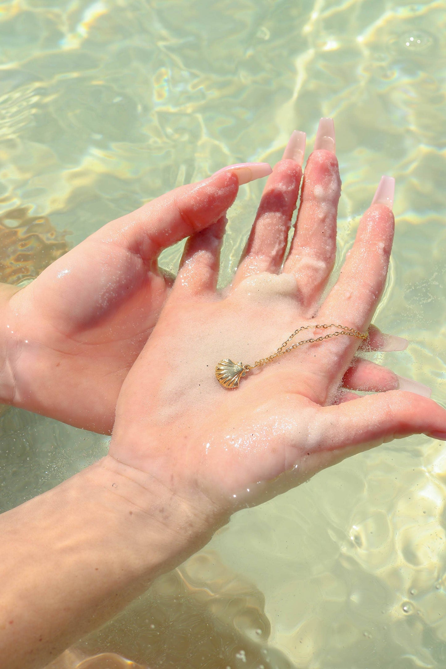 18K Gold PVD Stainless Steel Clam Shell Charm