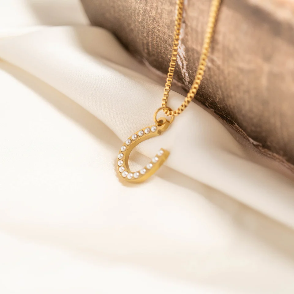 18K Gold PVD  Pearl Horseshoe Charm 15mm
