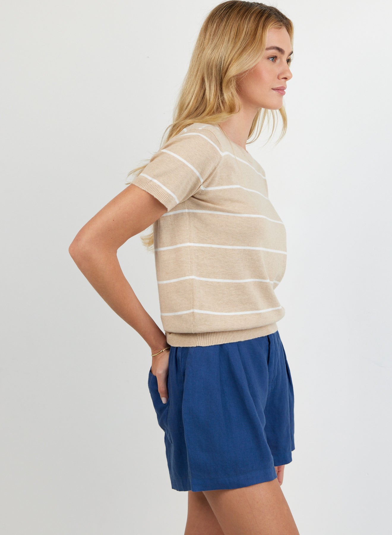 Short Sleeve Crew Neck Knit Top